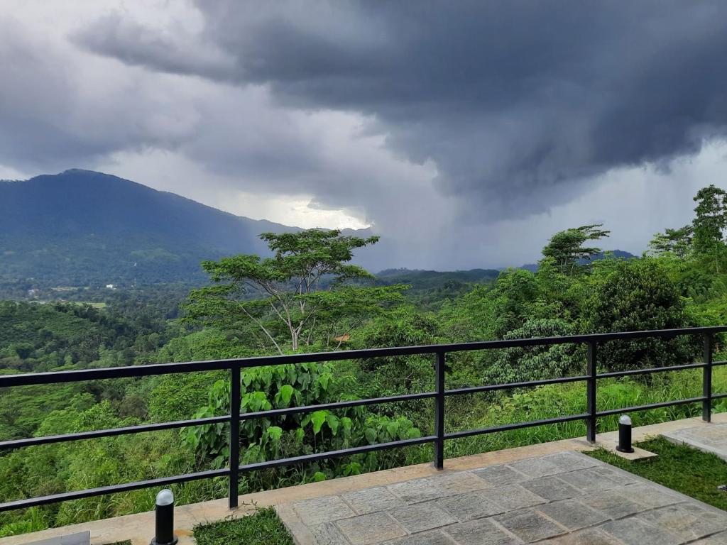 Terrace Cinnamon View ラトゥナプラ エクステリア 写真