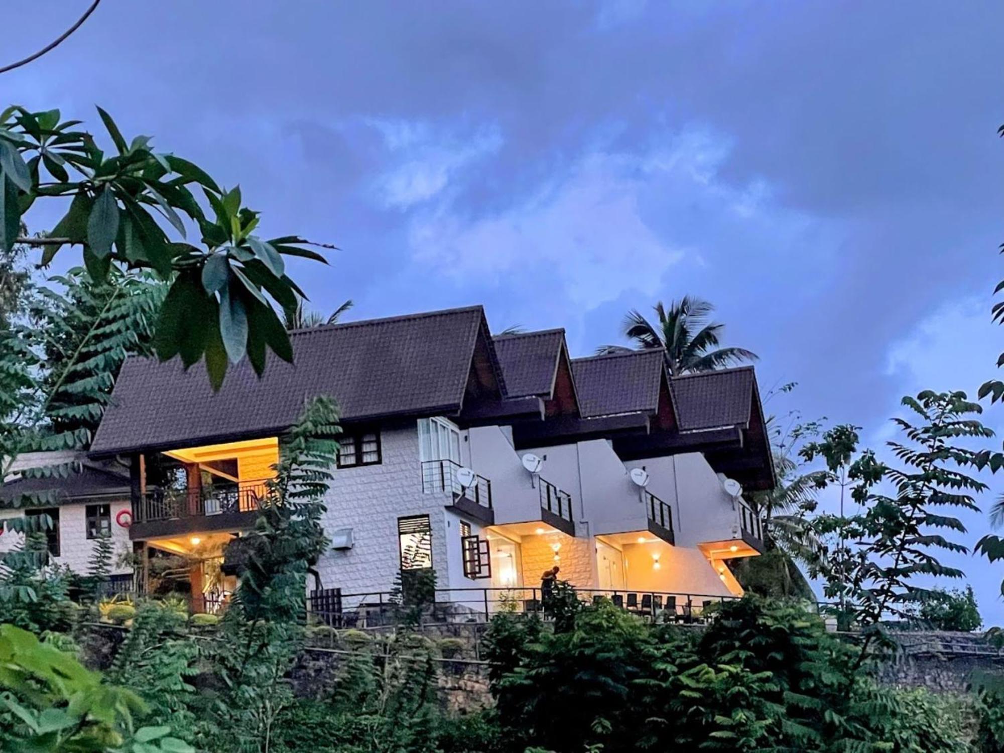 Terrace Cinnamon View ラトゥナプラ エクステリア 写真